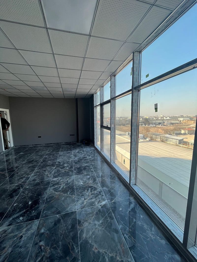 Ofis 2 · Cam cepheli çalışma alanı