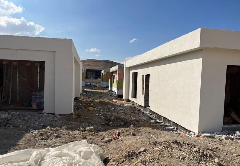 Dış sıvası yapılmış villalar